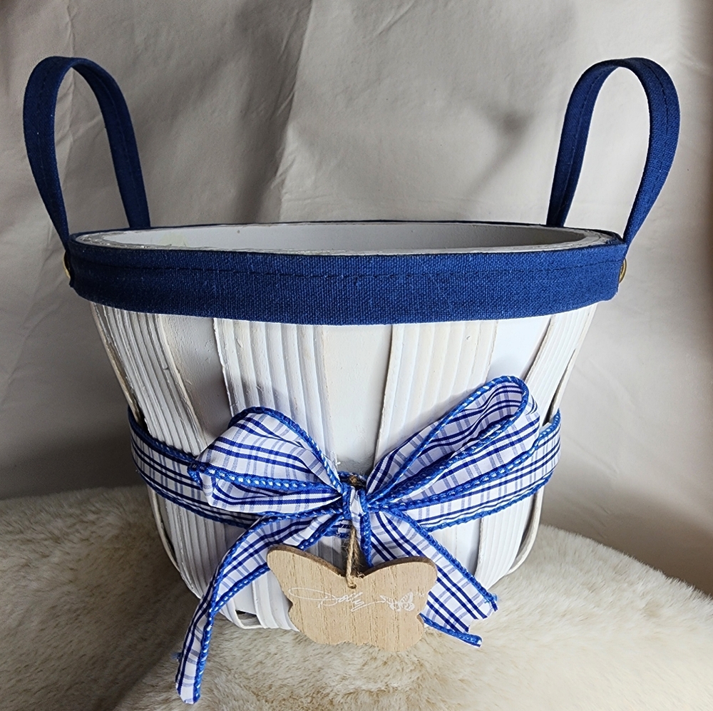 Dolly Parton Wood Basket with Handles White and Blue Butterfly 9.13" NWT